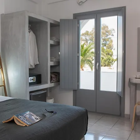 瓦尔维斯别墅酒店 4*