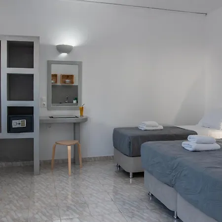 瓦尔维斯别墅酒店 4*