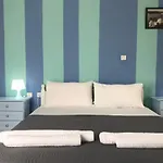 Valvis Aparthotel Perissa (Santorini)