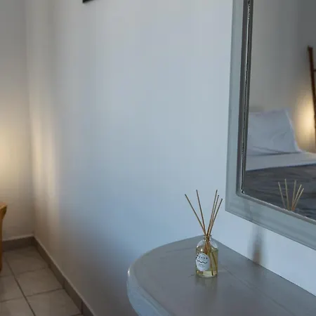 Valvis Lejlighedshotel Perissa (Santorini)