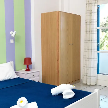 Valvis Apart Otel Perissa (Santorini)
