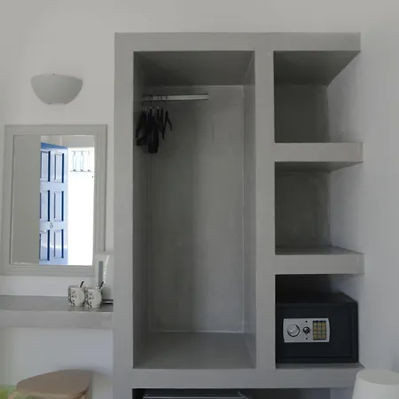 Valvis 4* Perissa (Santorini)