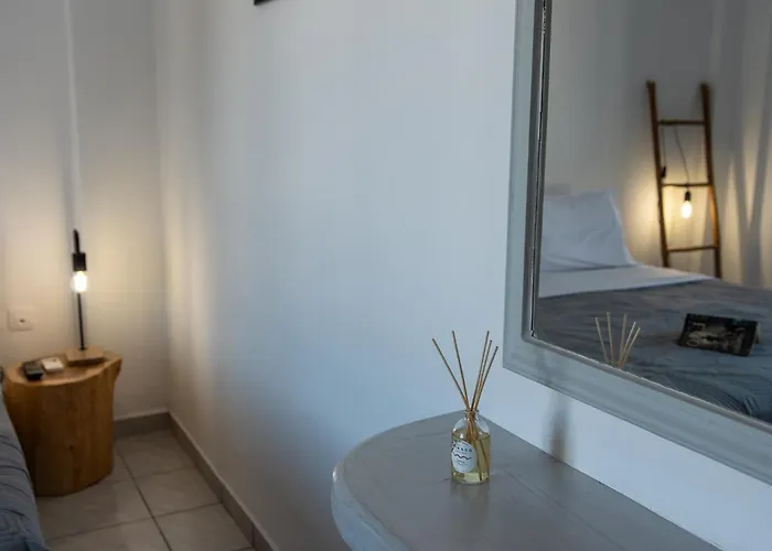 Valvis Hotel apartamentowy Perissa (Santorini)