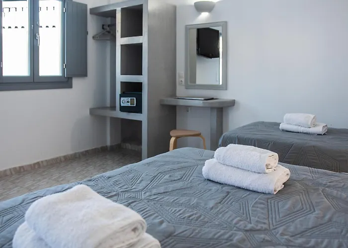 Valvis Hotel apartamentowy Perissa (Santorini)