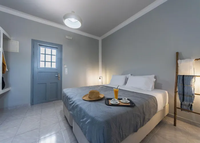 Valvis 4* Perissa (Santorini)