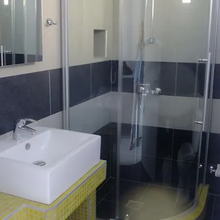 Valvis Aparthotel Perissa (Santorini)