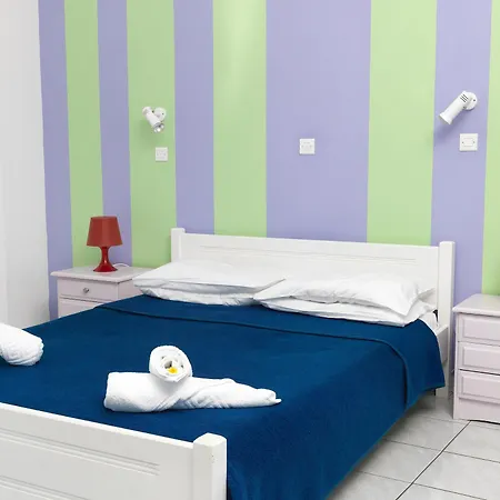 Valvis Aparthotel Perissa (Santorini)