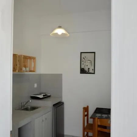 Valvis Aparthotel Perissa (Santorini)