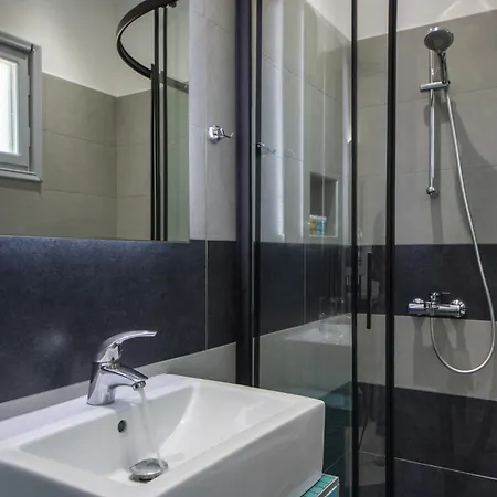 Valvis 4* Perissa (Santorini)