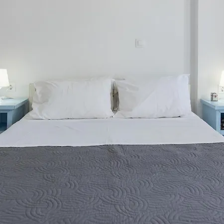 Aparthotel Valvis Perissa (Santorini)