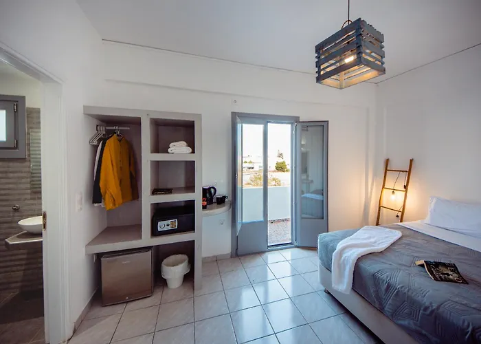 Valvis Hotel apartamentowy Perissa (Santorini)